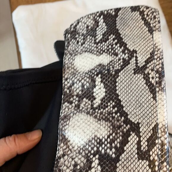 WILD DIVA SNAKESKIN MOTIF BOOTS.  NEW - Picture 5 of 8